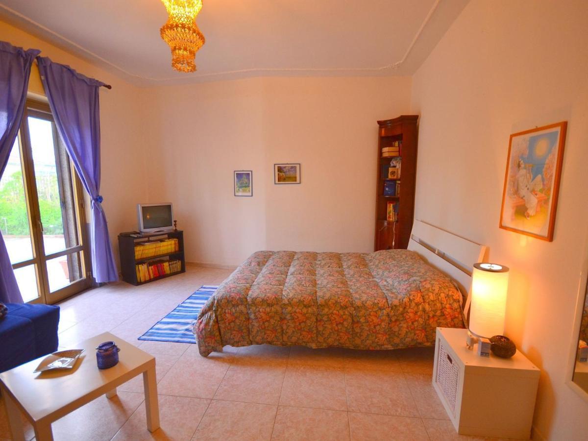 Casa Unifamiliar Con Jard N Privado Villa Agnone Bagni Buitenkant foto