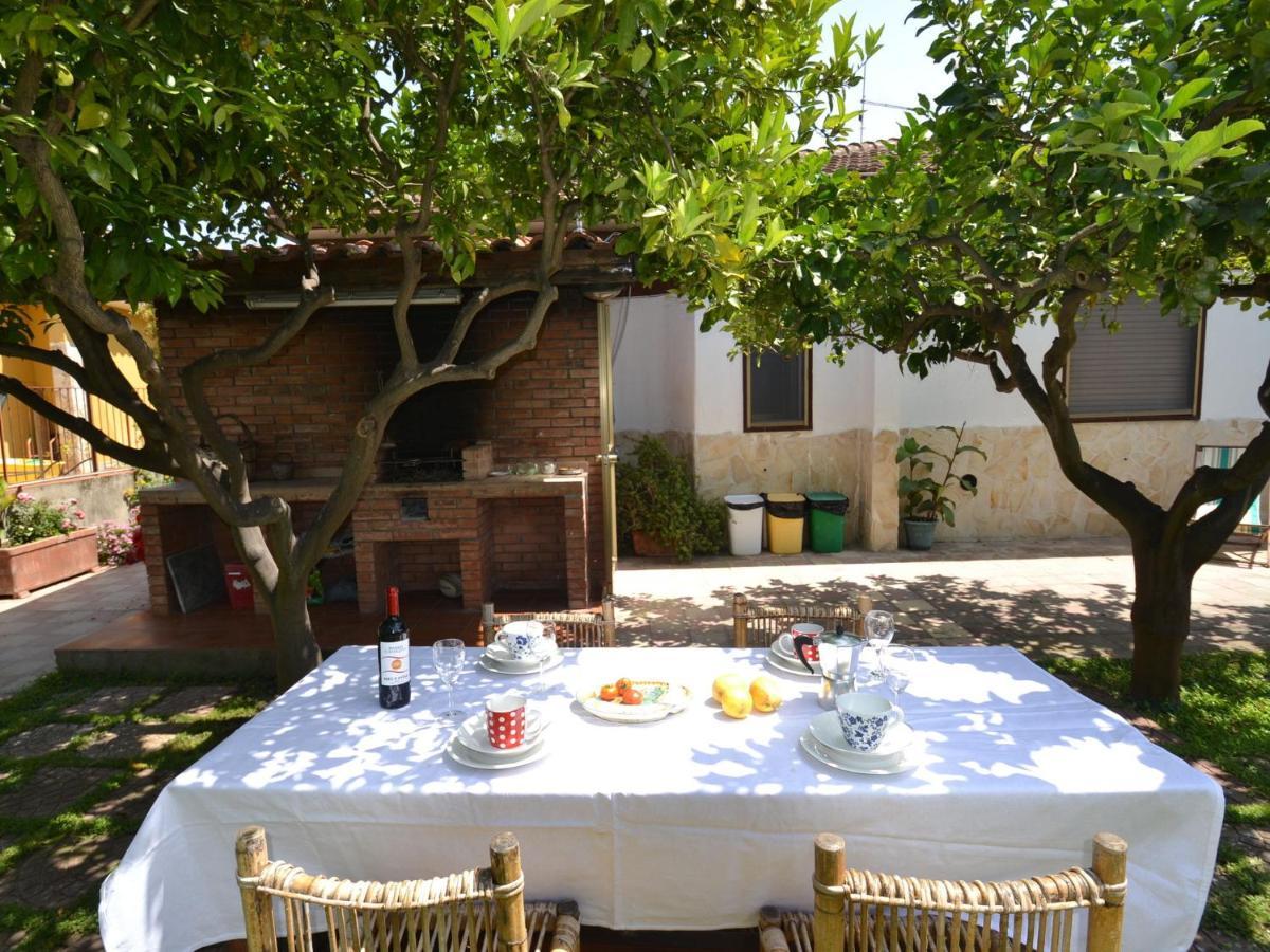 Casa Unifamiliar Con Jard N Privado Villa Agnone Bagni Buitenkant foto