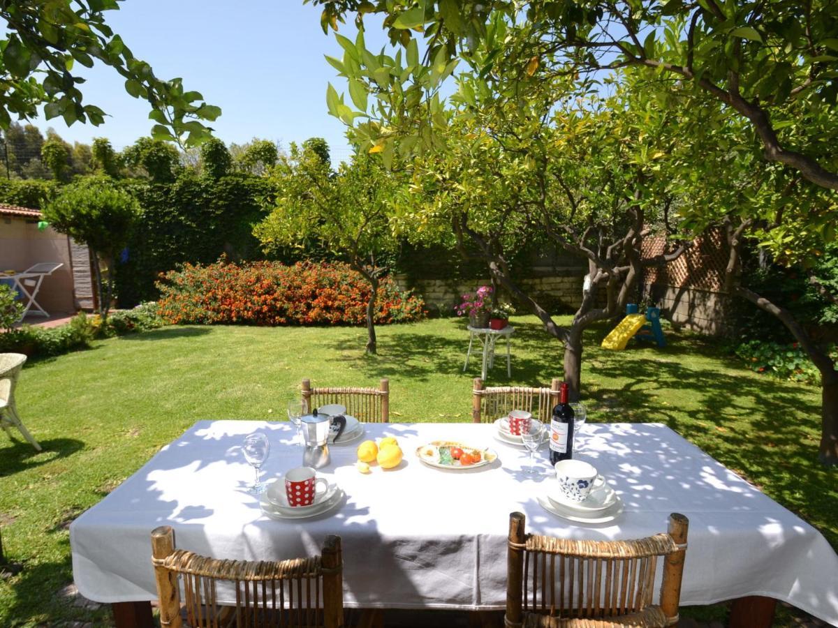 Casa Unifamiliar Con Jard N Privado Villa Agnone Bagni Buitenkant foto