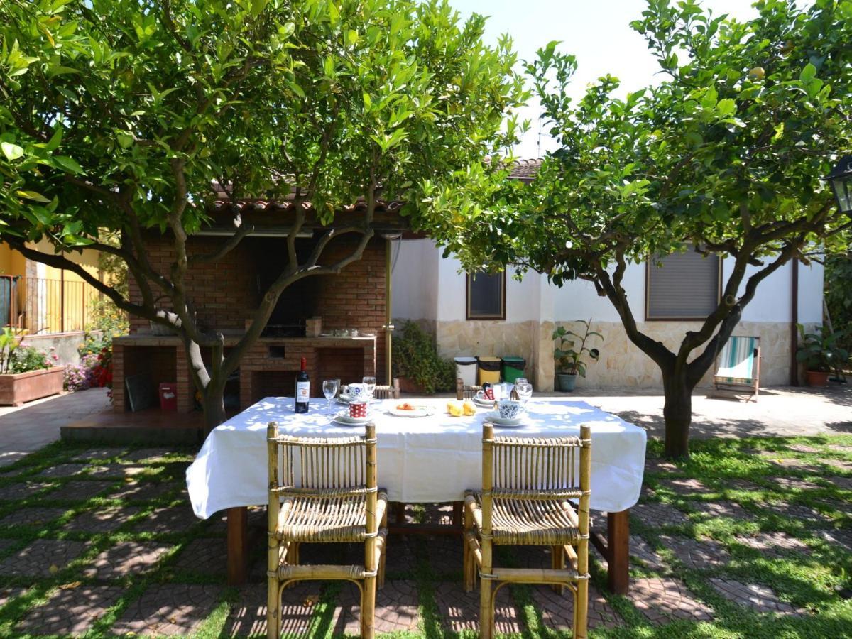 Casa Unifamiliar Con Jard N Privado Villa Agnone Bagni Buitenkant foto