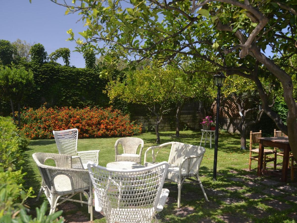 Casa Unifamiliar Con Jard N Privado Villa Agnone Bagni Buitenkant foto