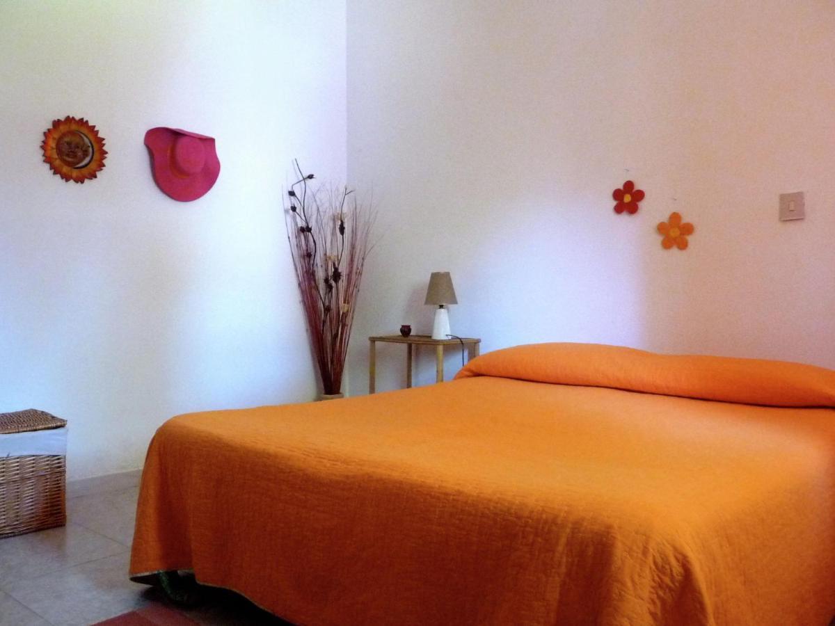Casa Unifamiliar Con Jard N Privado Villa Agnone Bagni Buitenkant foto